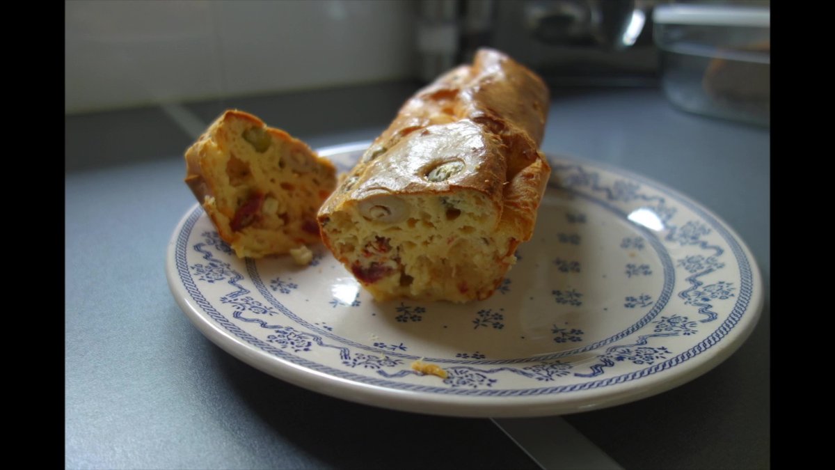 Cake aux tomates séchées au Companion