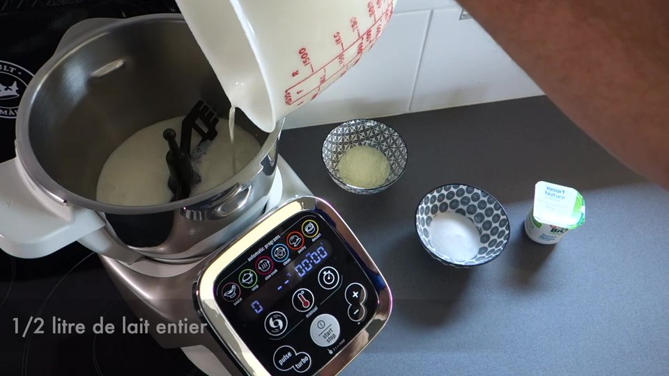 Préparation de yaourt au Companion avec le panier interne