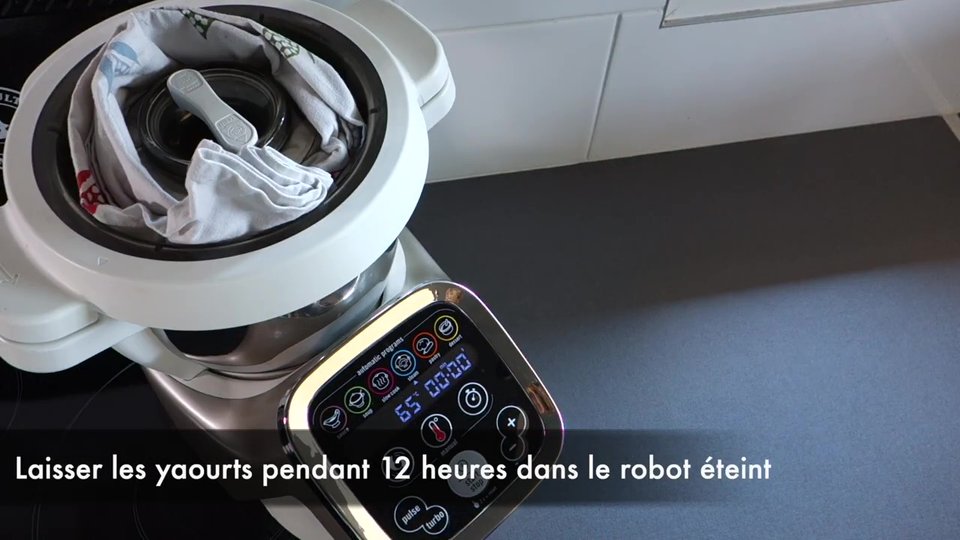 Laisser les yaourts pendant 12 heures dans le robot Companion éteint pour la recette des Yaourts avec le panier interne