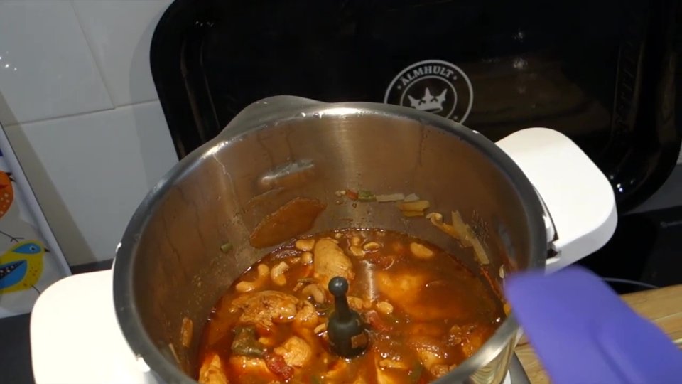 Cuisson d'escalopes de poulet et noix de cajou au Companion