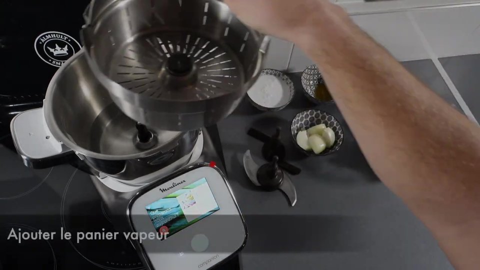 Installer le panier vapeur