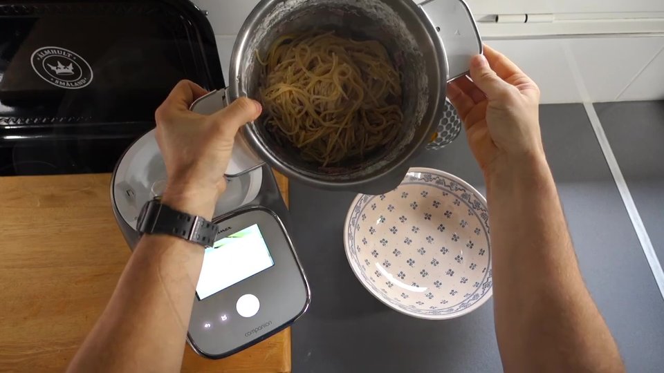 Fin de la préparation de la recette des Pates à la Carbonara (Ricca) au Companion