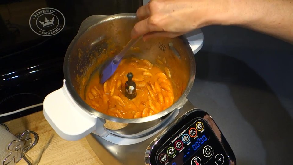 Fin de la cuisson de crevettes au curry dans le bol du Companion