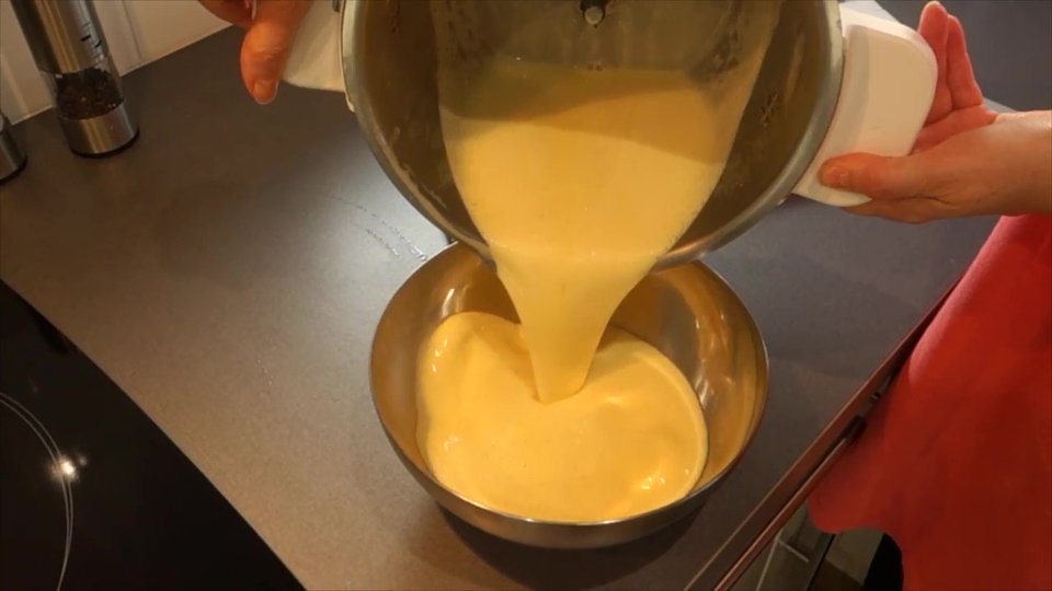 Crème anglaise réalisée au Companion et  prête à être utilisée