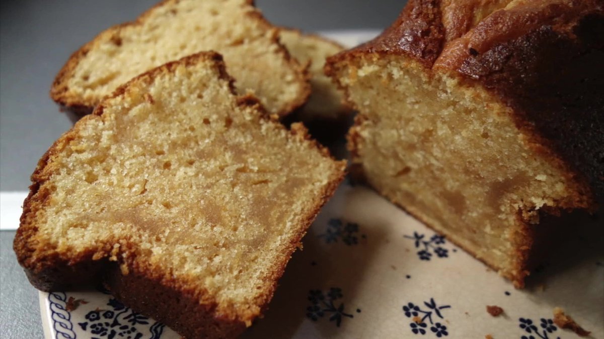 Tranches de cake caramel beurre salé moelleux et doré au Companion