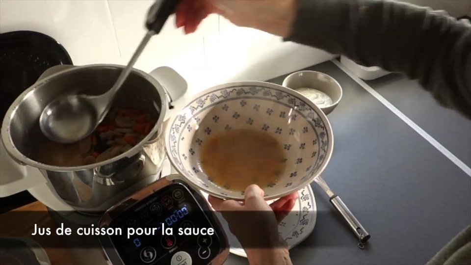 Récupération du jus de cuisson pour la sauce