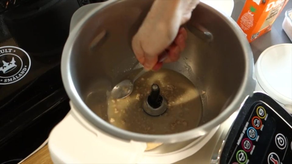 Levure fraîche dans le bol du Companion