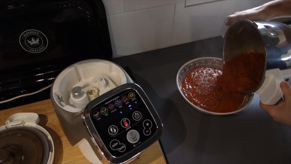 Fin de la préparation de la sauce napolitaine réalisée avec le robot Companion