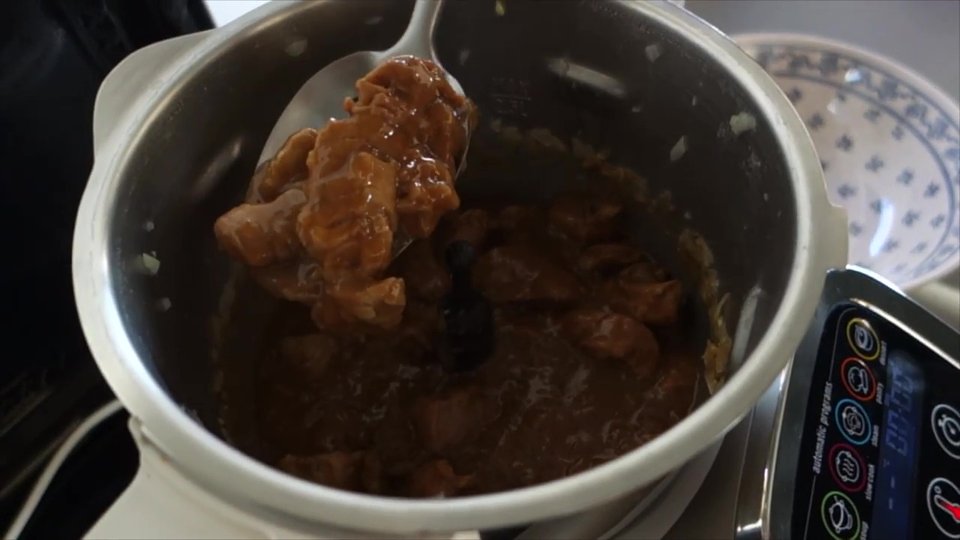 Fin de la cuisson du Filet mignon, caramel au Companion