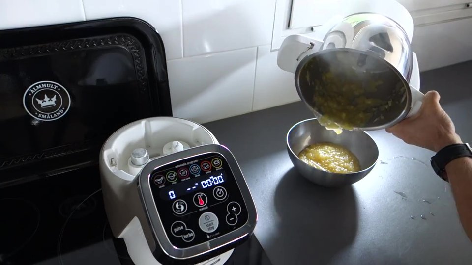 Préparation de la compote pour la tarte aux pommes au Companion