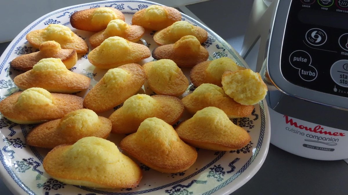 Des madeleines dorées et moelleuses réalisées avec le Companion