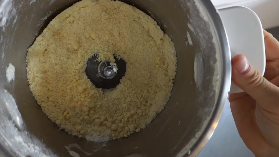 Début du mélange pour la pâte sablée au Companion