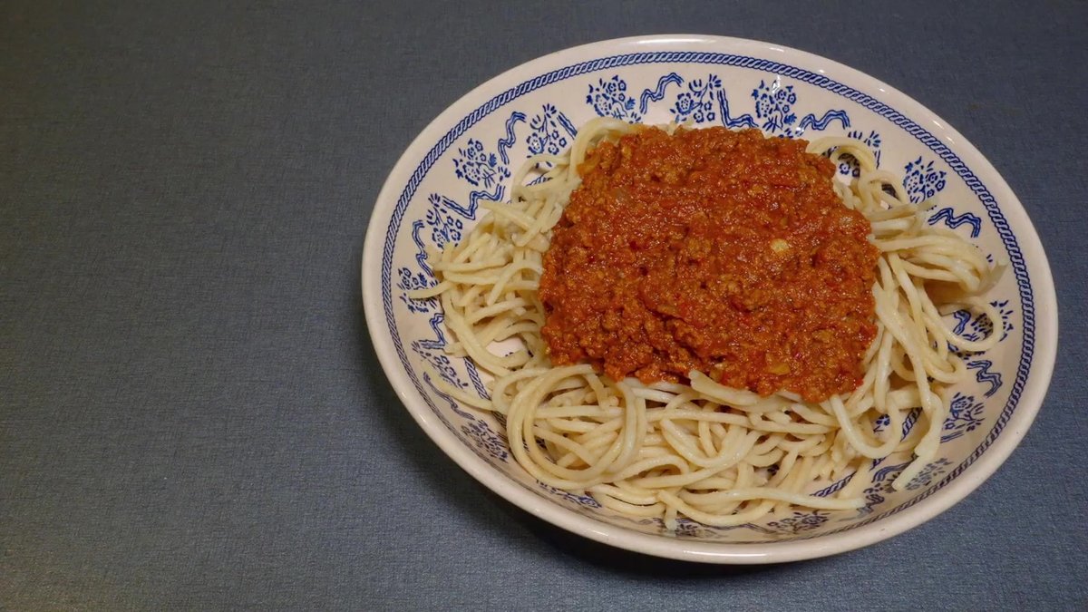 Des spaghettis et une sauce bolognaise au companion