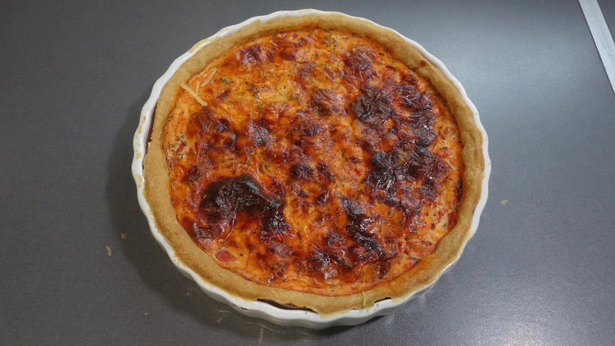 Quiche au chorizo dorée réalisée au Companion