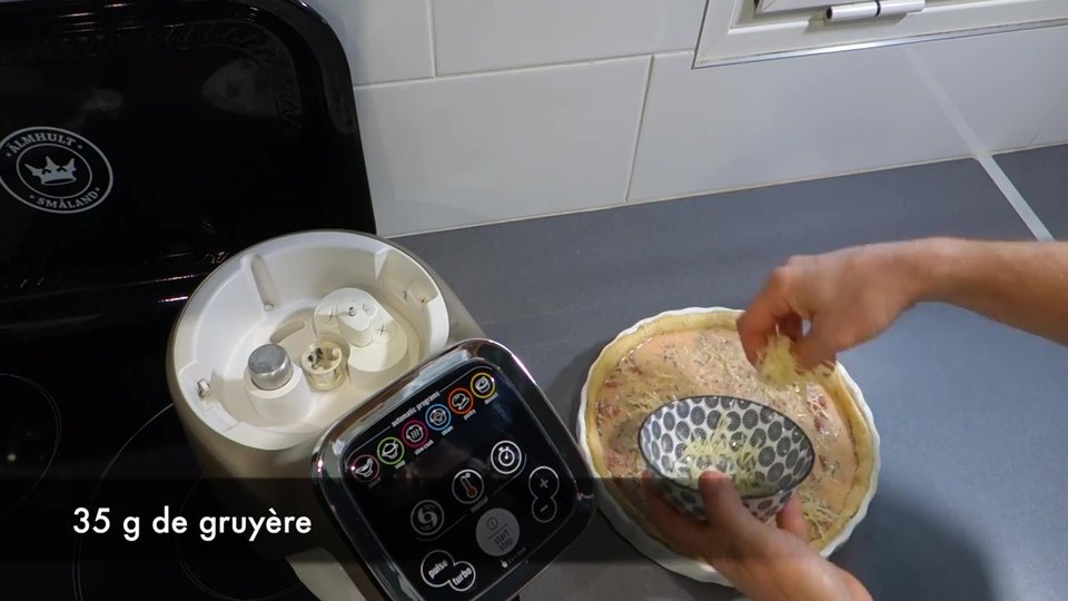 Garnir de gruyère avant d’enfourner