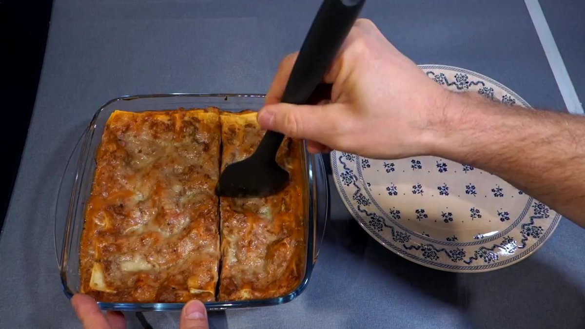 Découpe des lasagnes au Companion