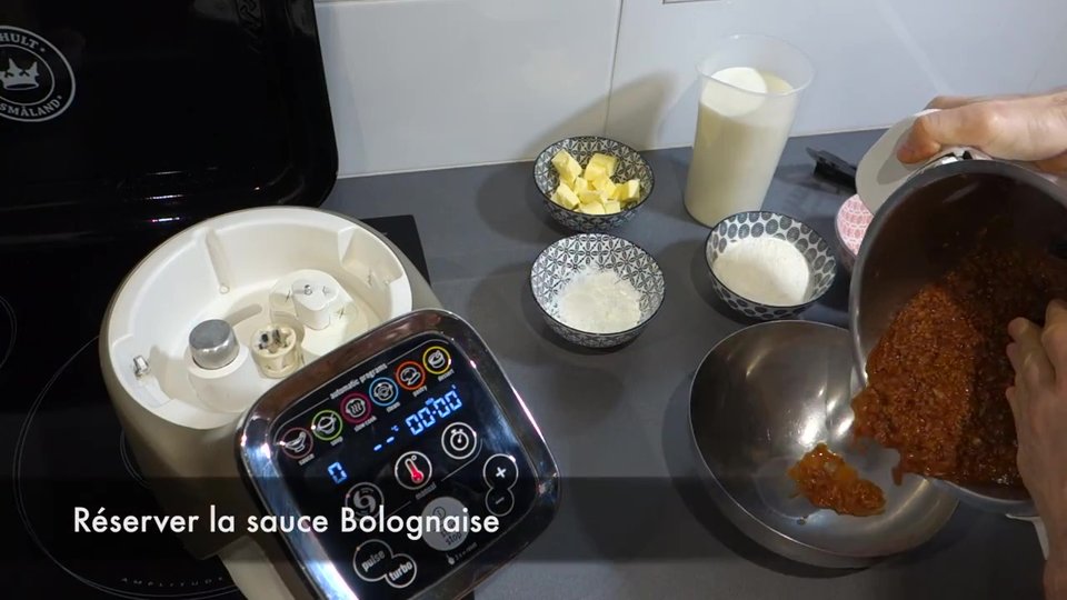 Préparation de la sauce bolognaise pour les lasagnes au Companion