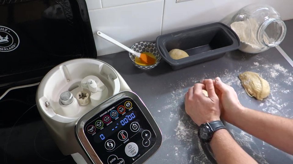 façonnage des boules pour la brioche avec le Companion