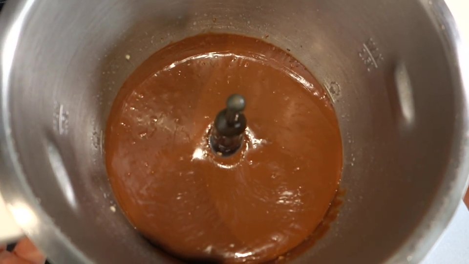 Le mélange de pâte à tartiner dans le bol du Companion