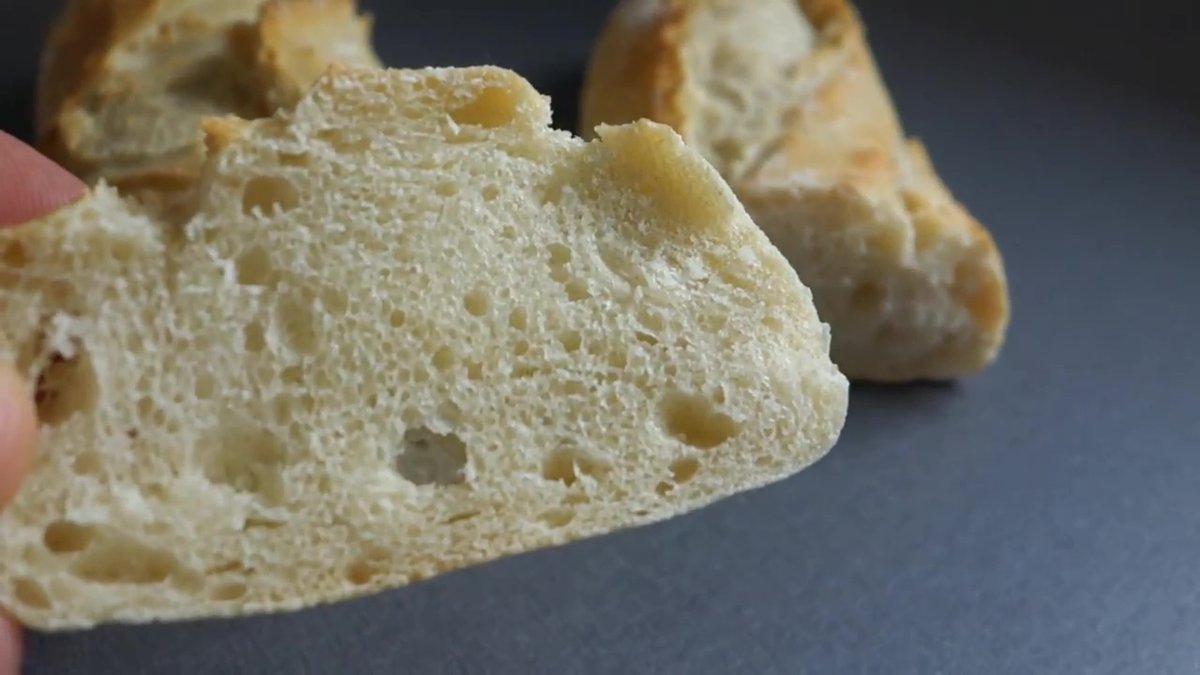 Mie aérée et légère d'une baguette réalisée au Companion