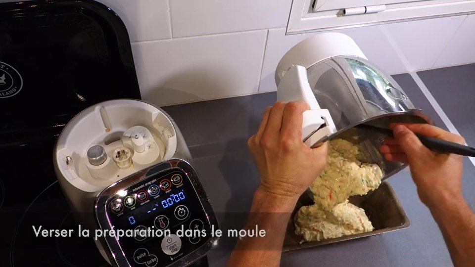 Verser la préparation dans le moule