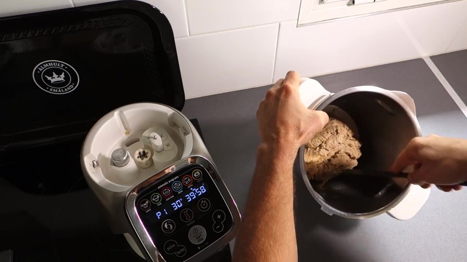 Baguettes aux graines dorés réalisés avec le robot Companion Moulinex