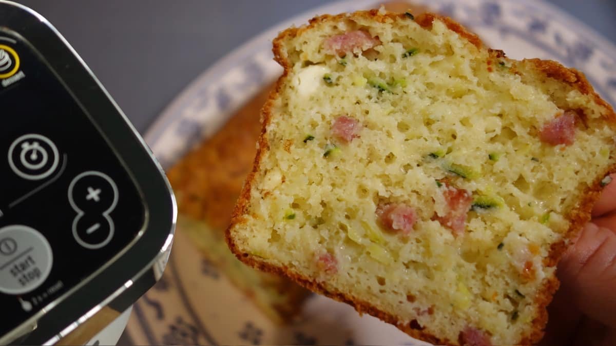 RC-76-hero-Cake-Courgettes-bacon-feta