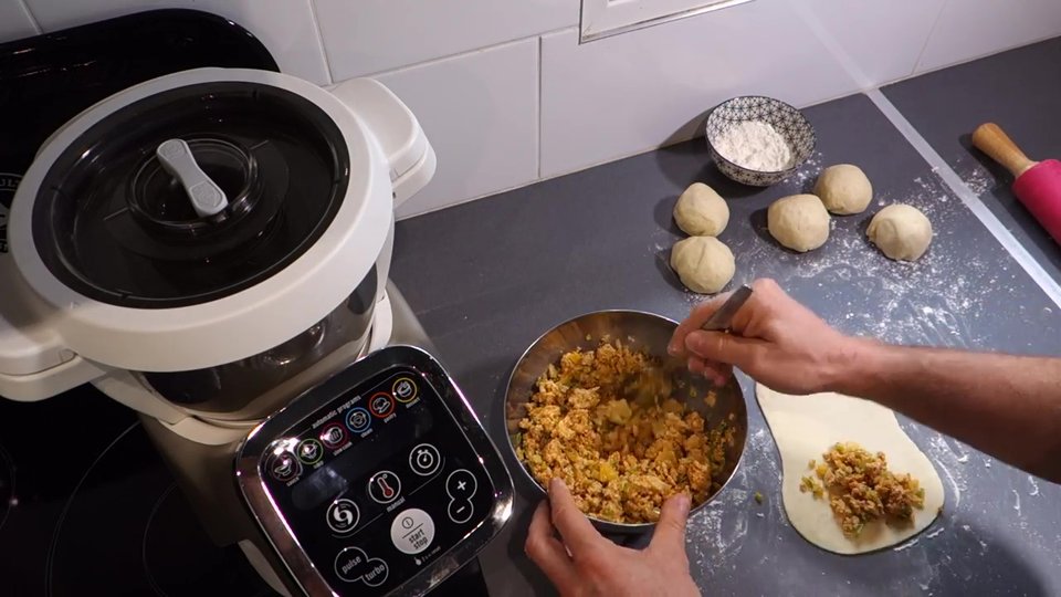 Préparation de farce pour buns fourrés au Companion