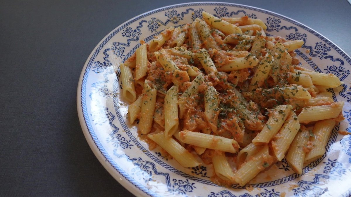 Sauce tomate au thon onctueuse facile réalisée au Companion.