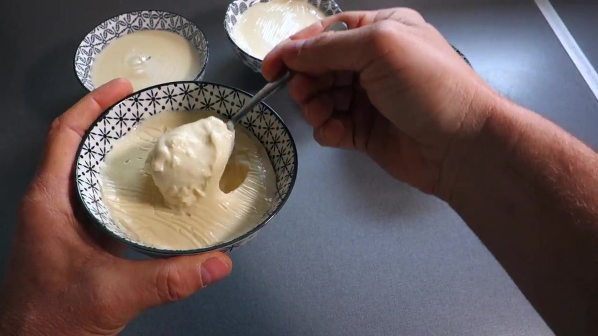 Crème dessert vanille facile au Companion prête à déguster bien fraîche.