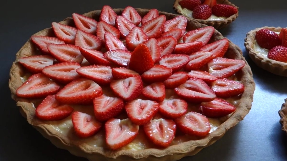 Tarte aux fraises facile avec crème pâtissière et pâte sablée au Companion.