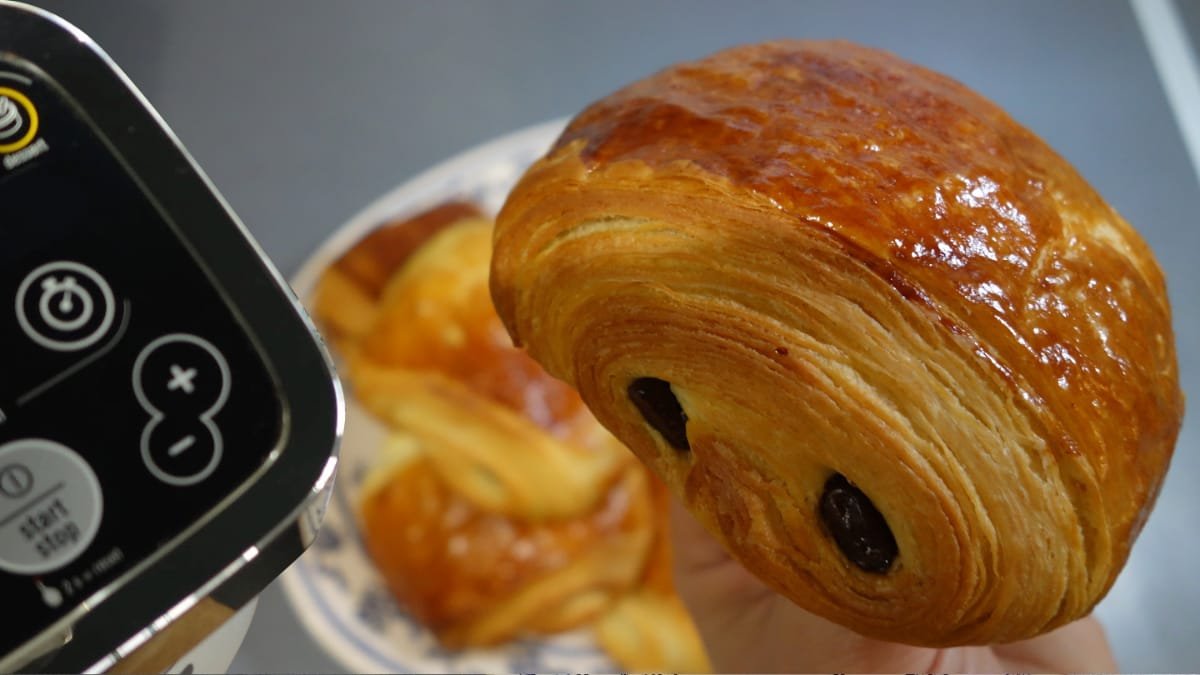 RC-87-hero-Pains-chocolat-Chocolatines