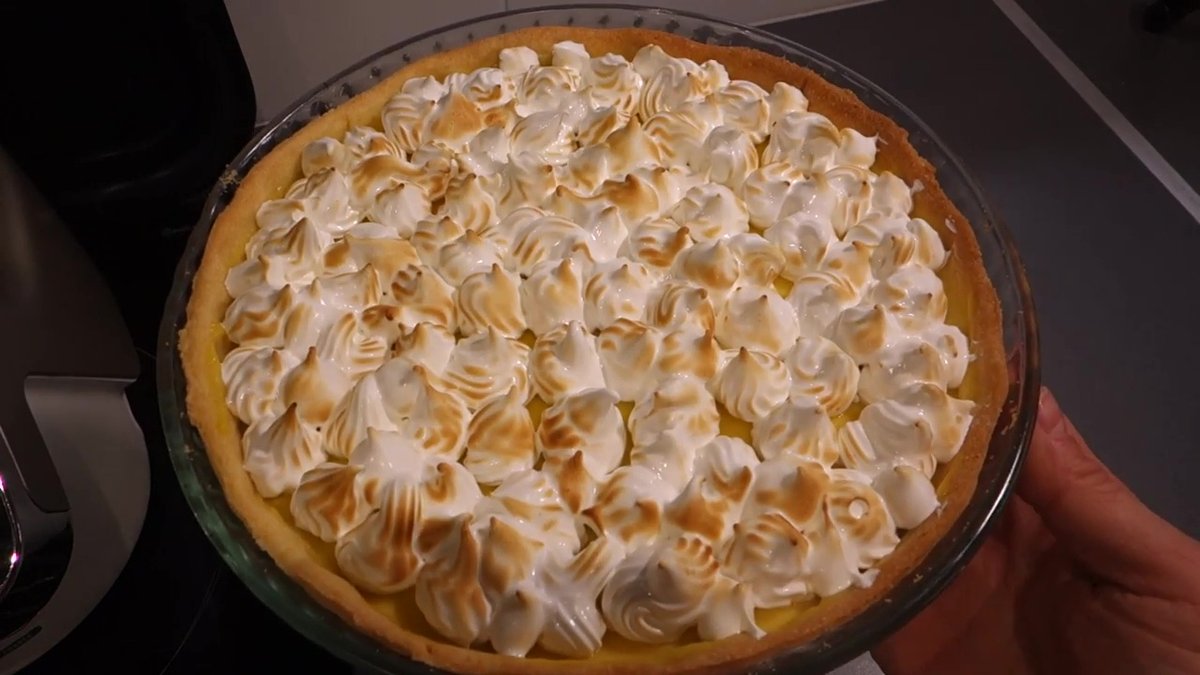Tarte au citron meringuée maison avec meringue italienne dorée réalisée au Companion Moulinex