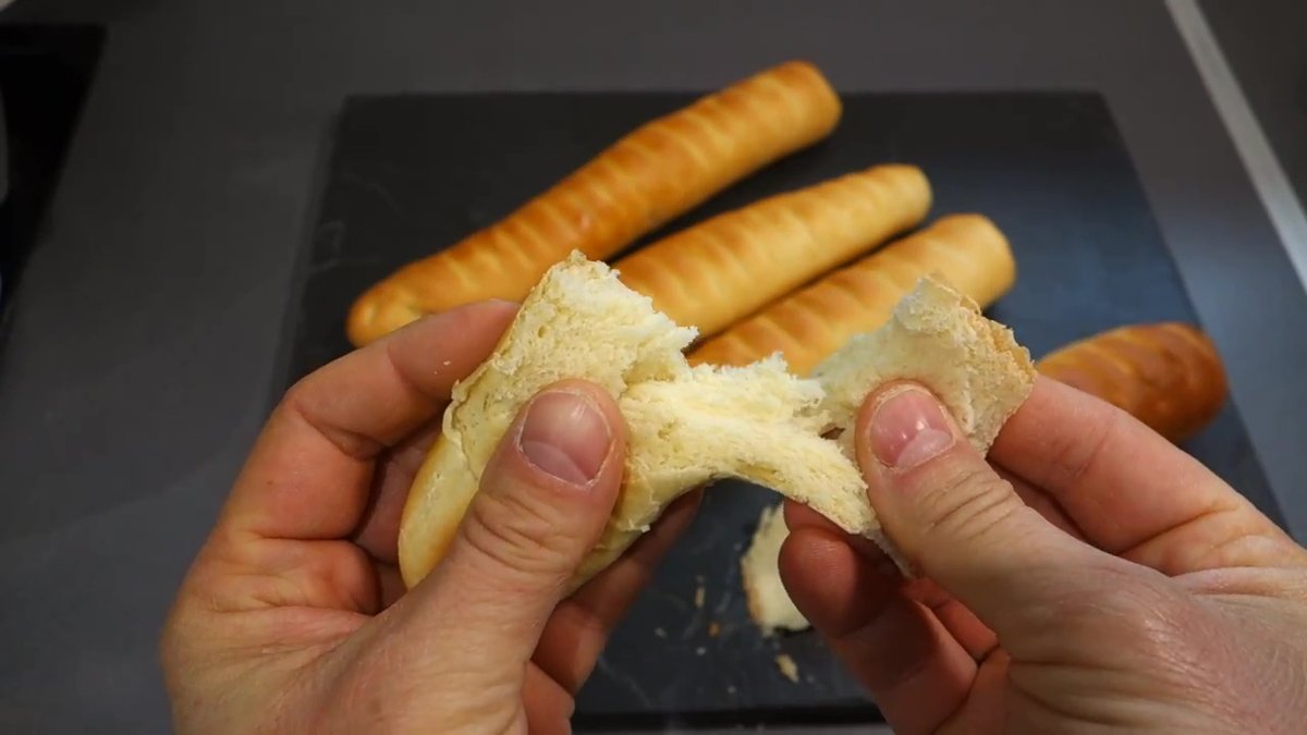Texture de mie de pain viennois ultra moelleuse et légère après cuisson parfaite au four